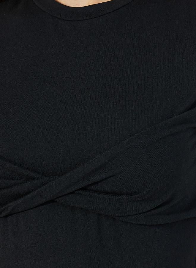 Styli Solid Short Sleeves Round Neck Fitted T-Shirt  - Image 3