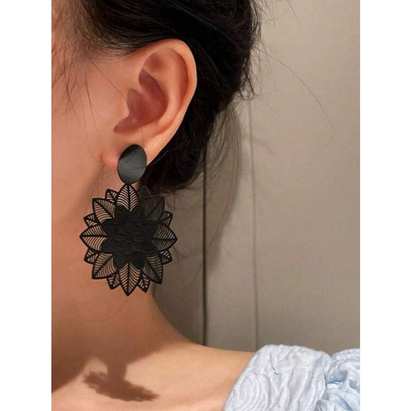 1pair Fashionable Ultra-Thin Computer-Etched Floral Earrings, High Quality Black Earrings, Perfect For Women's Daily  Wear - Image 2