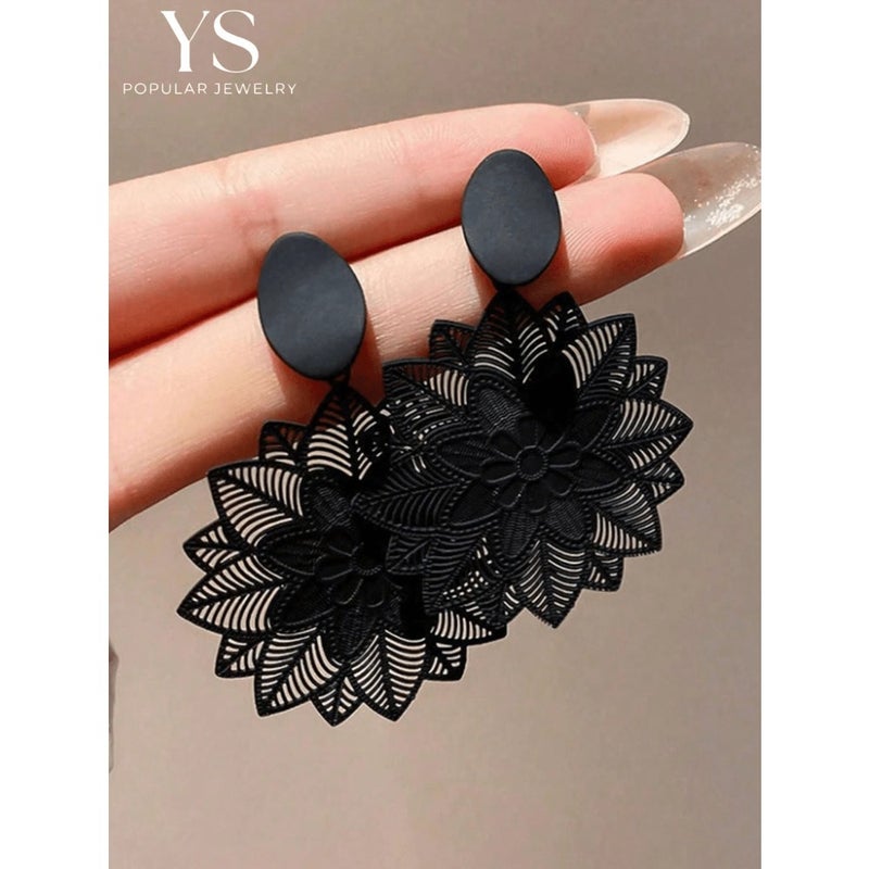 1pair Fashionable Ultra-Thin Computer-Etched Floral Earrings, High Quality Black Earrings, Perfect For Women's Daily  Wear - Image 1