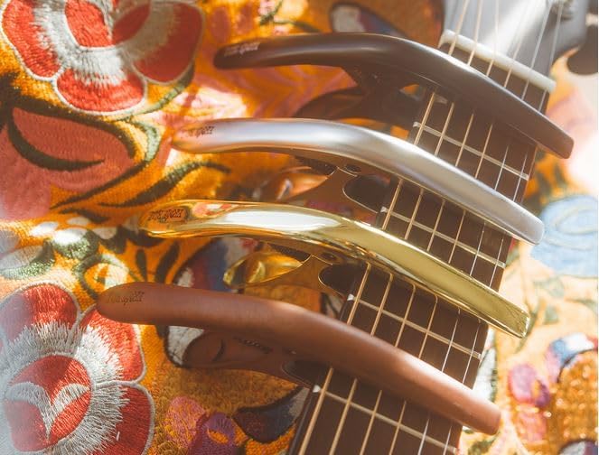 Ernie Ball كابو إيرني بول أكسيس ذو نصف القطر المزدوج - ساتان أسود - Image 5