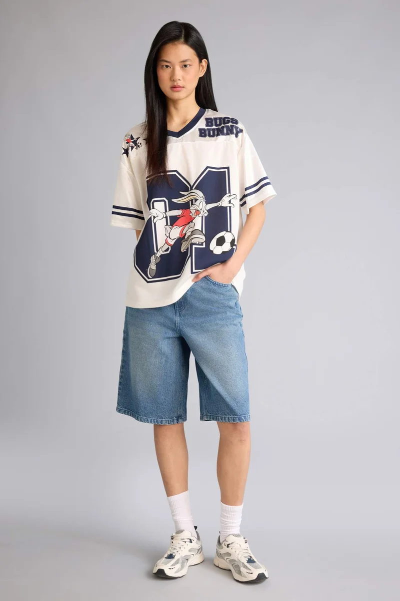 ديفاكتو Looney Tunes Oversize Back Print T-Shirt