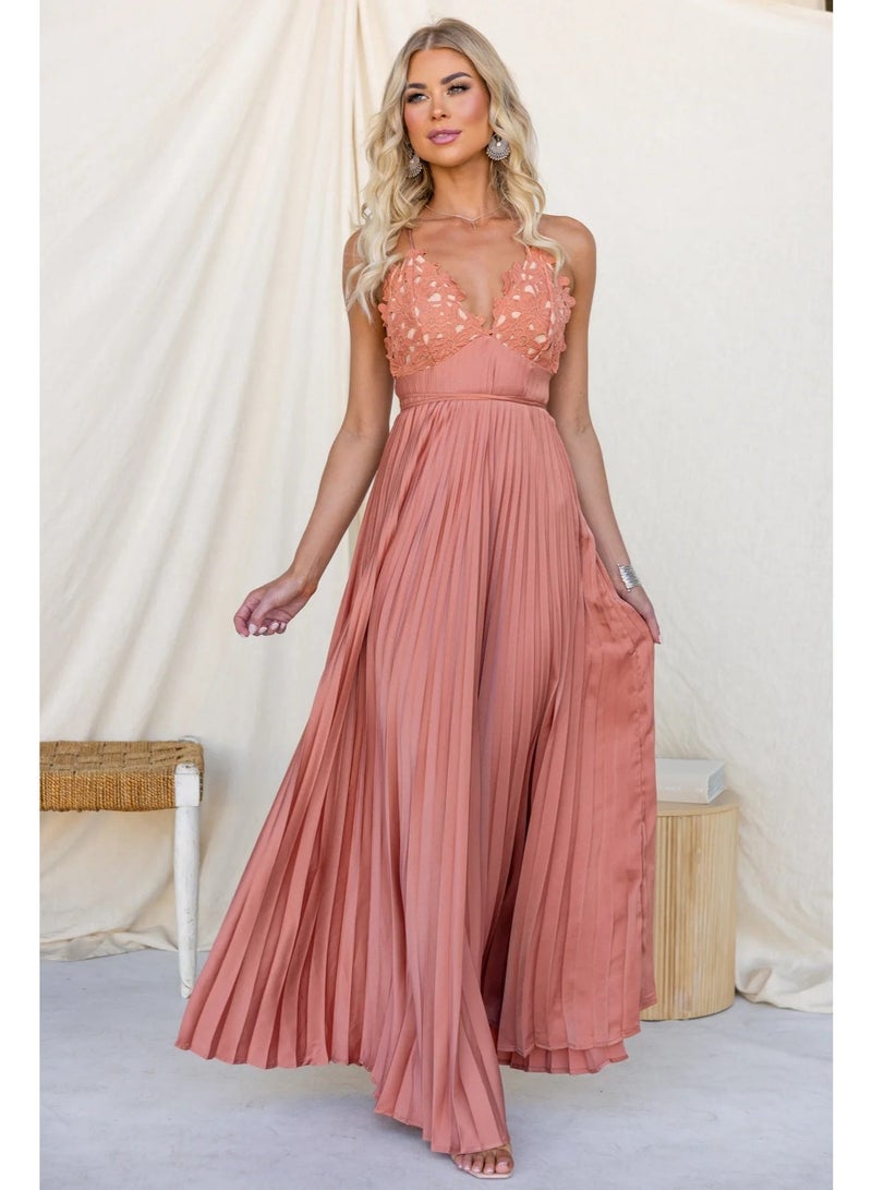 Summer Style Women's Fashion And Elegant Lace Patchwork Large Hem Strap Dress - Image 5