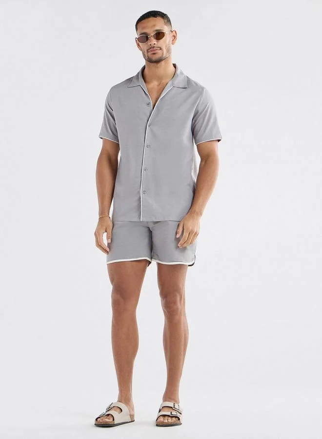 Splash FAV Shorts with Pockets and Piping Detail