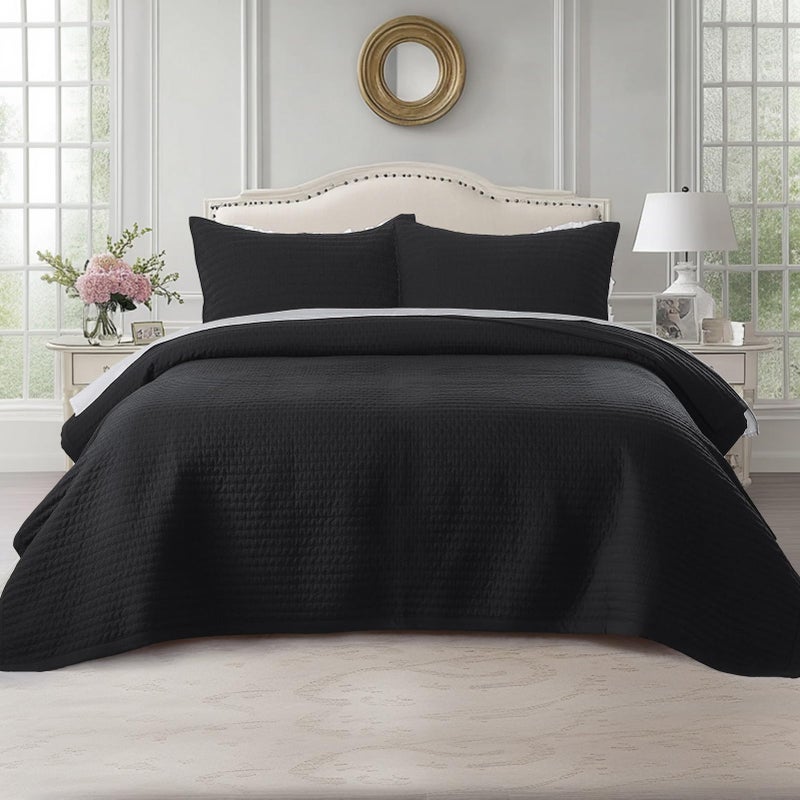 Oversized King Quilt Set 112x106 Soft Washed 3Layer Lightweight California King Bedspread Minimalist Nordic Design AllSeason Spring Summer Quilt Set 1 Quilt 2 Pillow Shams Jet Black