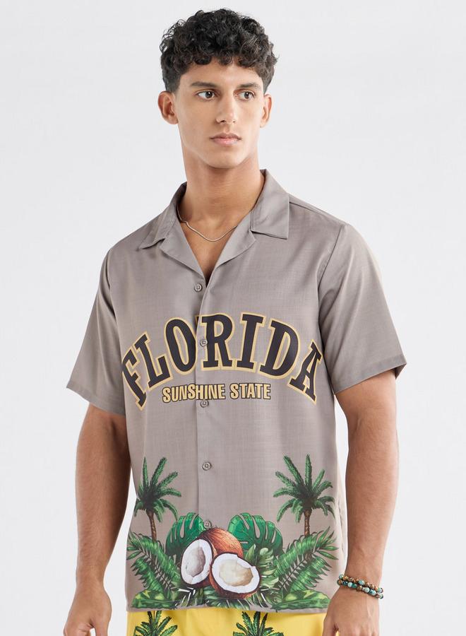 سبلاش فيڤ قميص بطبعات جرافيك وياقة كامب وأكمام قصيرة - Image 1