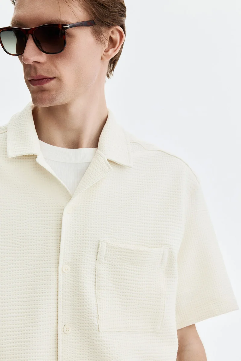 H&M Relaxed Fit Waffled resort shirt