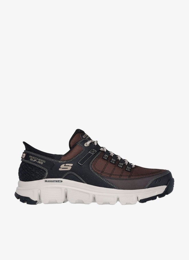 SKECHERS SUMMITS AT - Image 1
