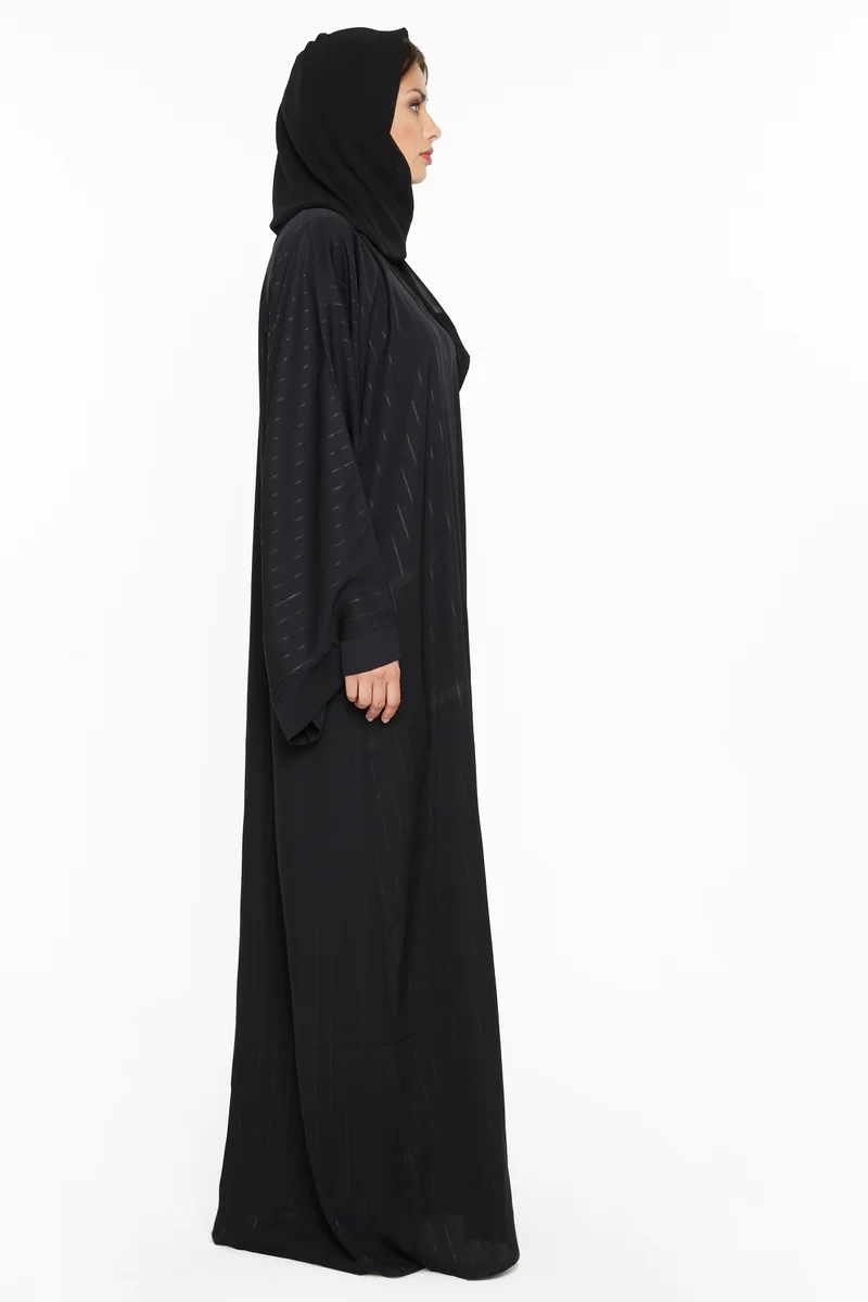 النخبة A classy abaya with shimmering stripe detailing -AJ541A