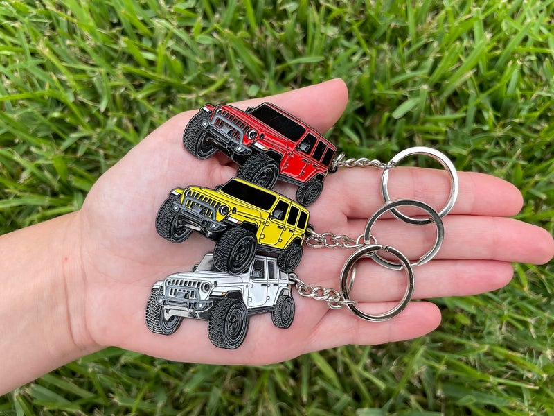 FOUR WHEEL BEAST حامل مفاتيح جيب رانجلر بأربع عجلات - ملحقات جيب روبكون المرخصة رسميًا سلسلة مفاتيح JL JKU 2024 2023 (أسود) - Image 3