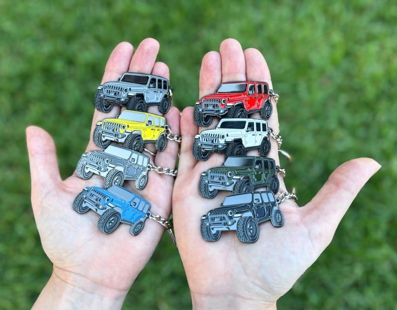 FOUR WHEEL BEAST حامل مفاتيح جيب رانجلر بأربع عجلات - ملحقات جيب روبكون المرخصة رسميًا سلسلة مفاتيح JL JKU 2024 2023 (أسود) - Image 4