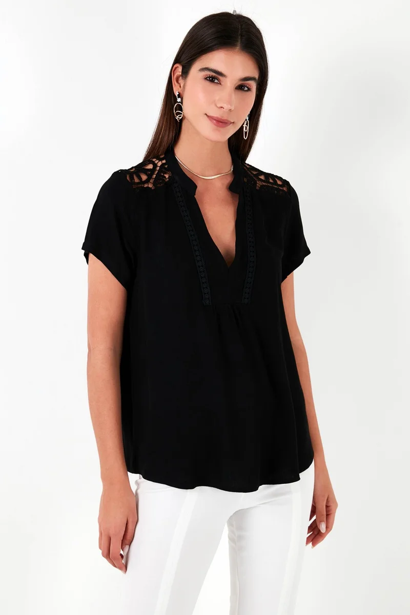 Lela Guipure Detailed 100% Cotton Regular Fit V-Neck Blouse Women's Blouse 611BZ0286