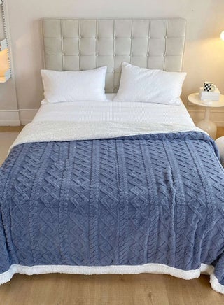 Winter thickened Polar Fleece blanket soft comfortable double layer lamb Fleece office home nap warm sofa blanket - pzsku/ZCB8E37729EC82DC0ED39Z/45/_/1672405514/fb10eb94-80e1-42dc-b26c-ccc2682f8c85