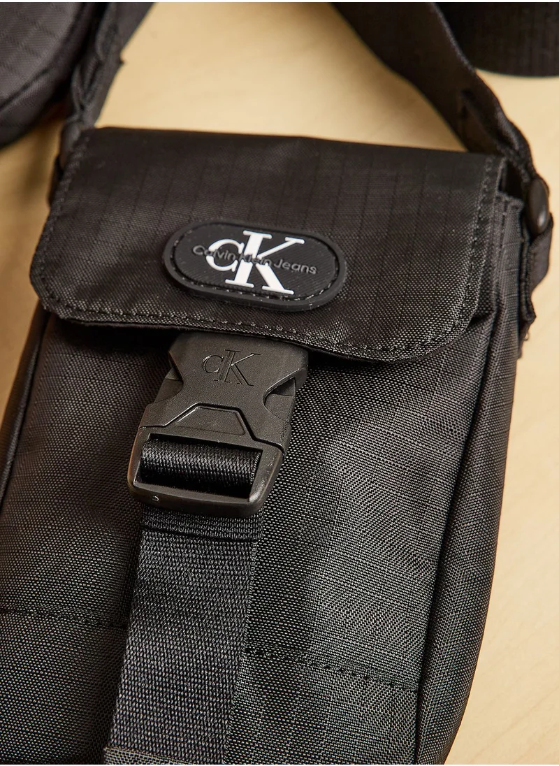 CALVIN KLEIN Metaforms Phone Cb W/ Dangle