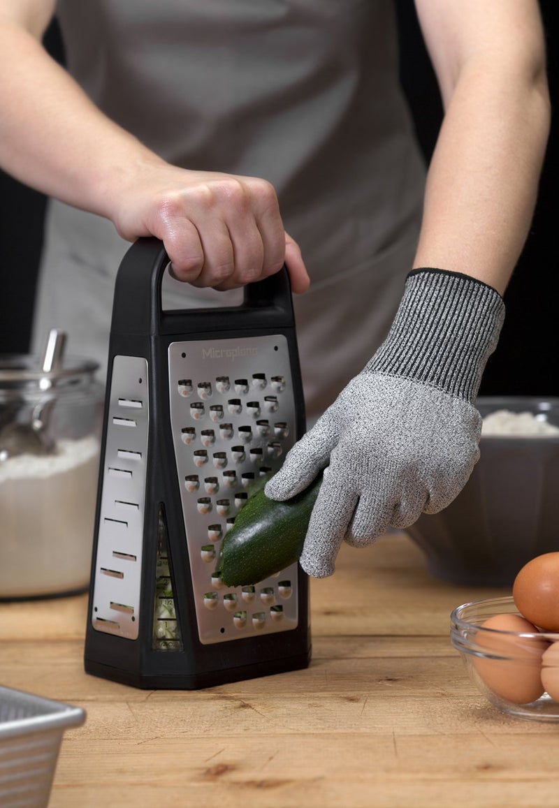 Microplane Cut Resistant Glove Keep Hands Safe in The Kitchen, One Size (Pack of 1) (Original) - Image 2
