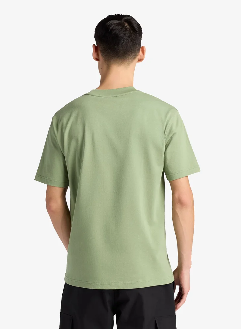 نيو بالانس تيشيرت بشعار ألعاب القوى