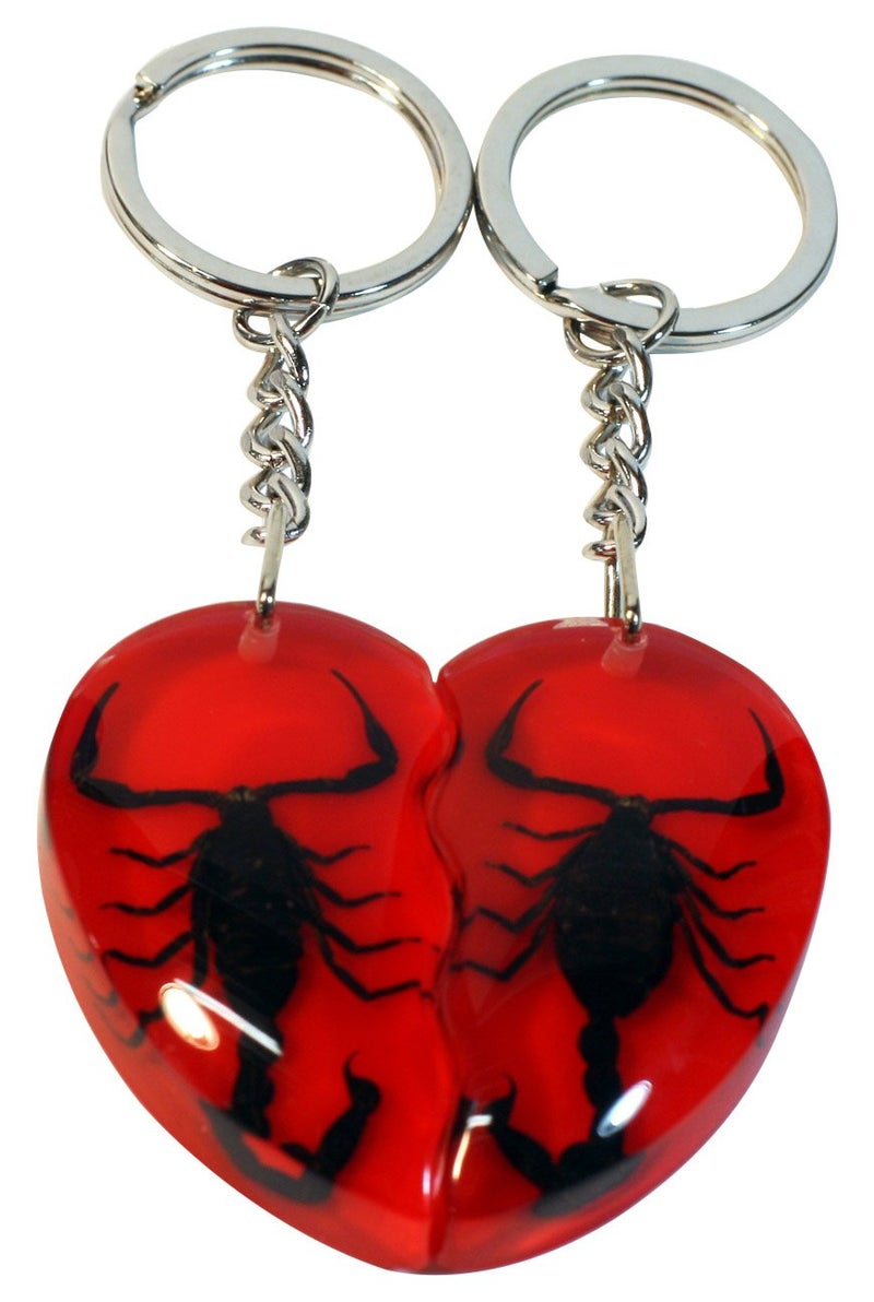 ريل بج سلسلة مفاتيح ريل باج سكوربيون مزدوجة القلب، حمراء/سوداء، صغيرة - Image 1