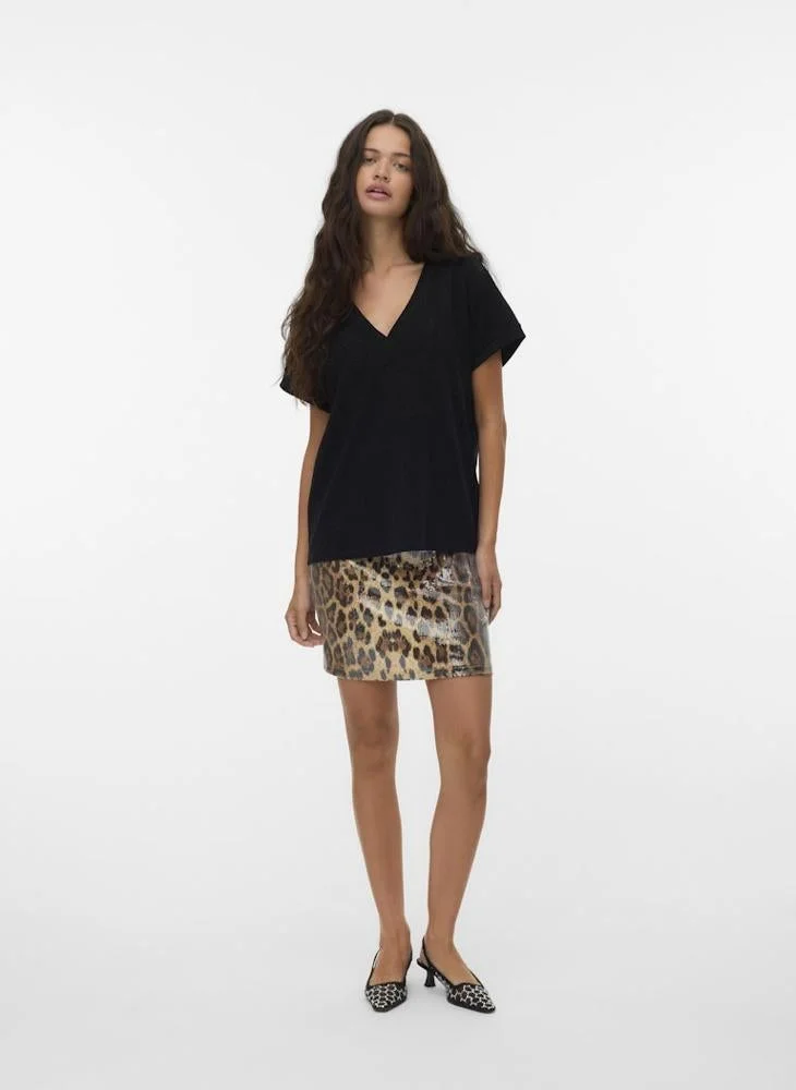 فيرو مودا بلوزة برقبة على شكل حرف  وأكمام قصيرة