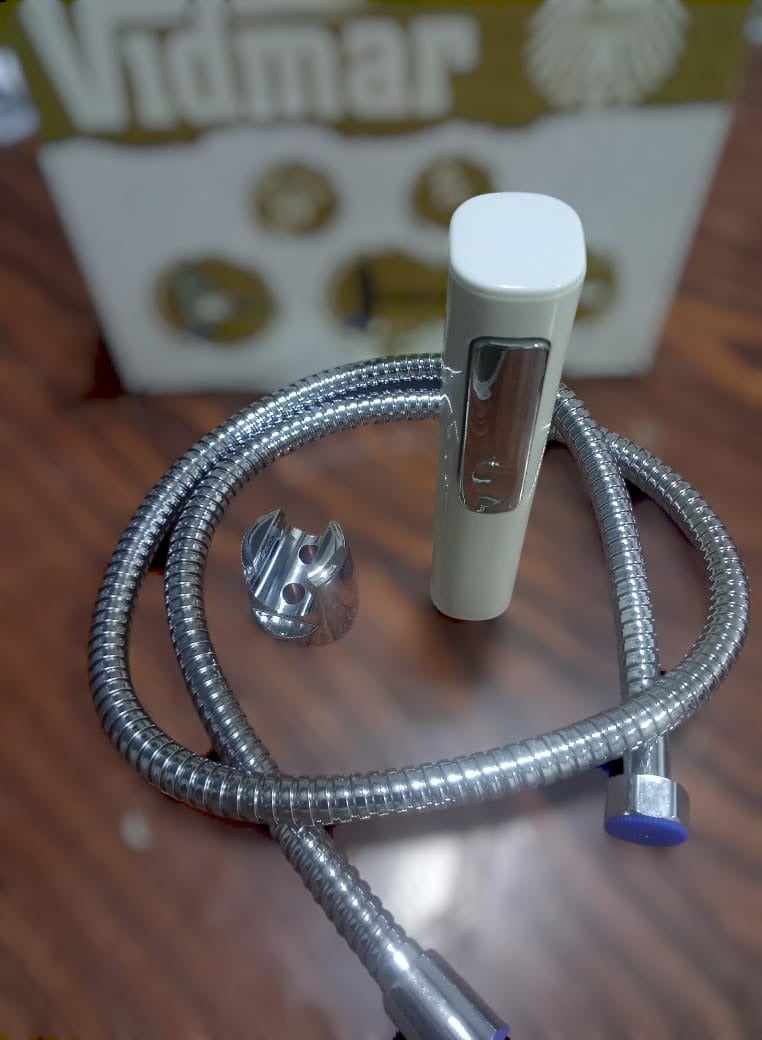 An outdoor bathroom shattaf with a white handle elegant color high quality with a silver shower head one and a half meters long with a hook - Image 2