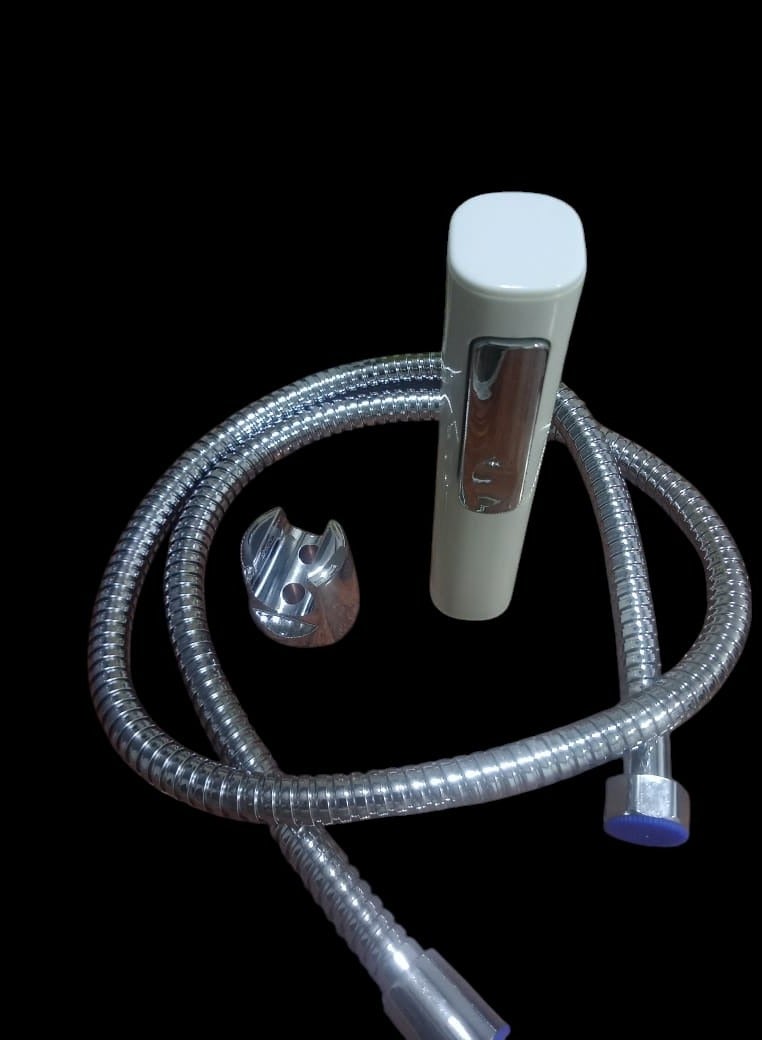 An outdoor bathroom shattaf with a white handle elegant color high quality with a silver shower head one and a half meters long with a hook - Image 3