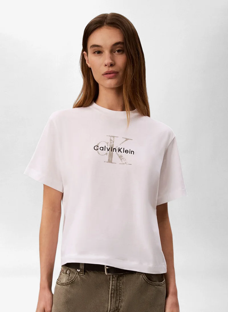 Calvin Klein Jeans Distressed Monologo Boxy T-Shirt