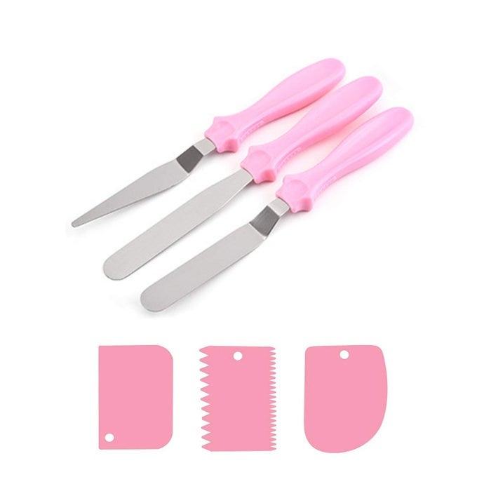 ICING SPATULAS SET 3 PCS STAINLESS STEEL SPATULAS WITH 3 PCS PLASTIC CAKE SCRAPERS FOR CREAM SPREADING CAKE DECORATING FROSTING PASTRIES CUPCAKE PINK