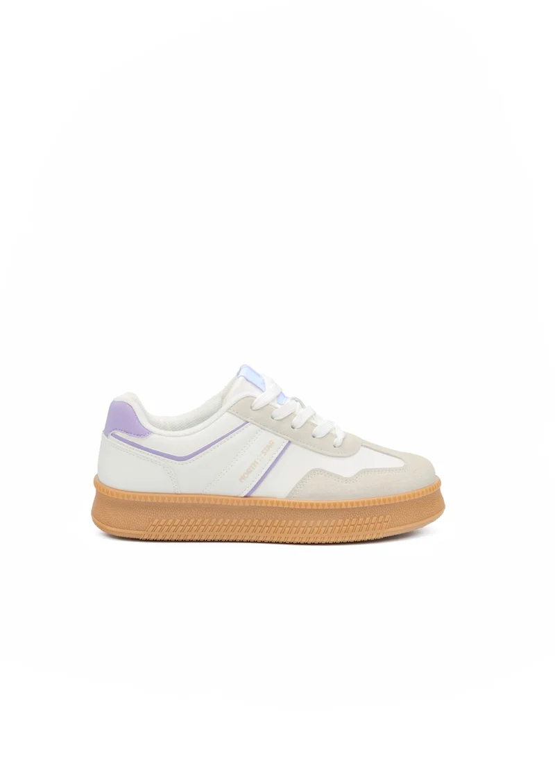 باتا حذاء رياضي بتصميم عملي للاستخدام اليومي