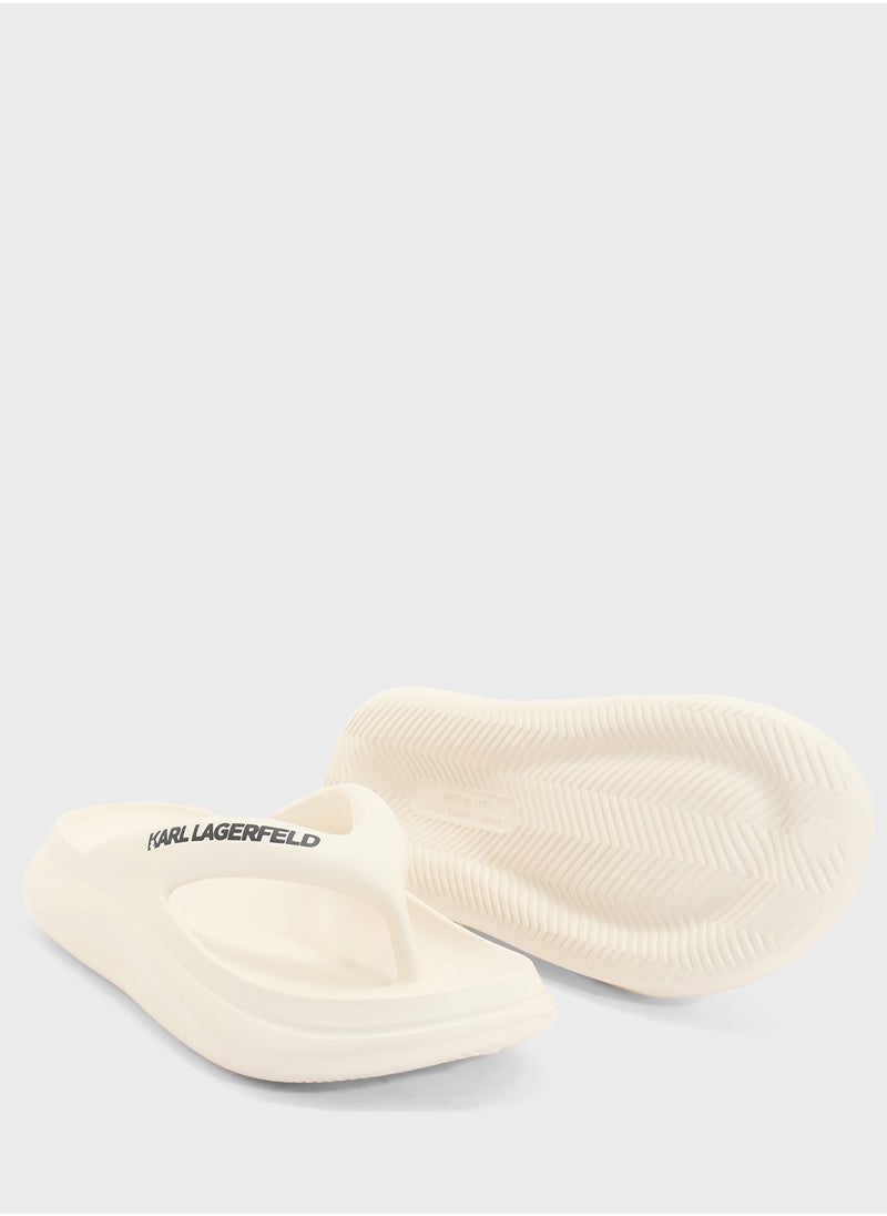 Karl Lagerfeld SKOONA II Hotel Karl Thong  - Image 3