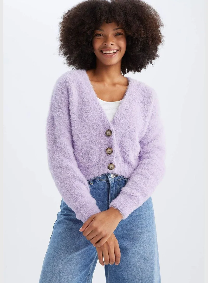 ديفاكتو Oversize V-Neck Buttoned Crop Cardigan