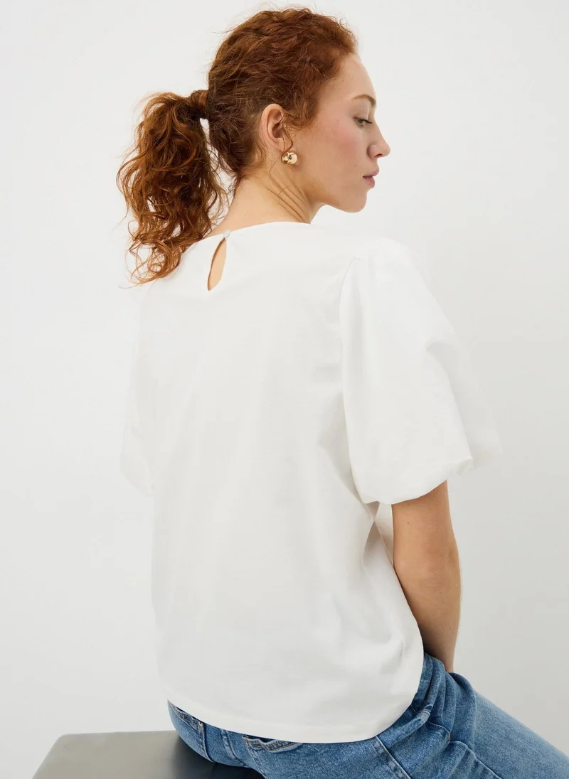 ماتلان Cream Crochet Puff Sleeve Top