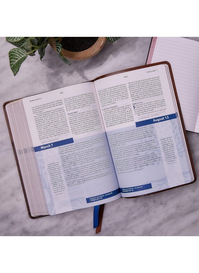 null - NKJV, Matthew Henry Daily Devotional Bible, Hardcover, Red Letter, Comfort Print: 366 Daily Devotions by Matthew Henry - Image 1