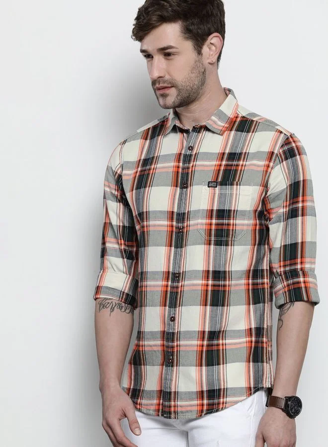 The Indian Garage Co Men Slim Fit Checkered Full Sleeves Cutaway Collar Casual Shirt