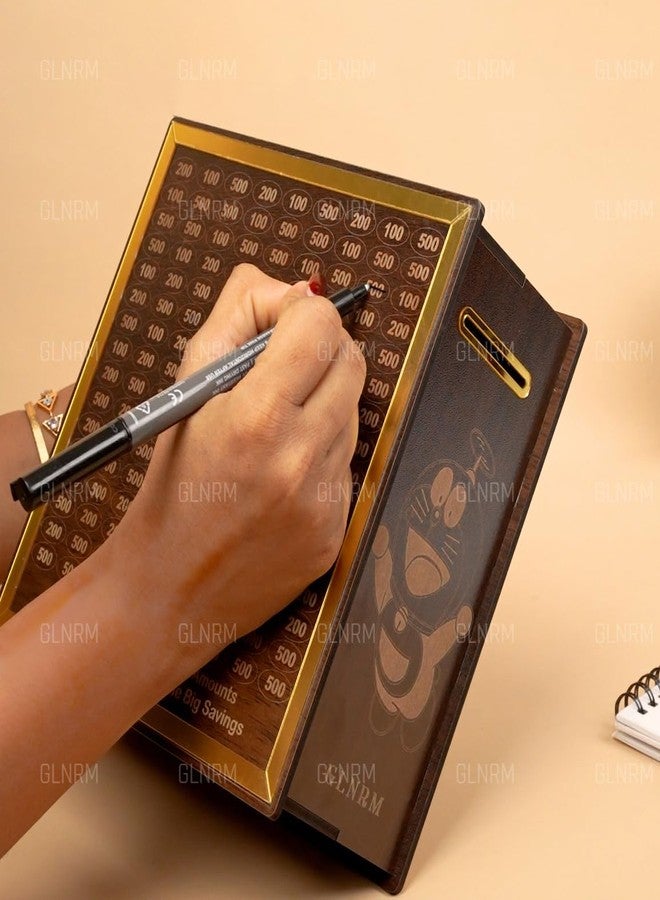 GLNRM حصالة نقود خشبية من GLNRM - صندوق ادخار بـ 100,000 | خزنة نقود | حصالة نقود خشبية بتصميم منحوت للأطفال والكبار | حصالة نقود أنيقة للأطفال (دورايمون) - Image 2