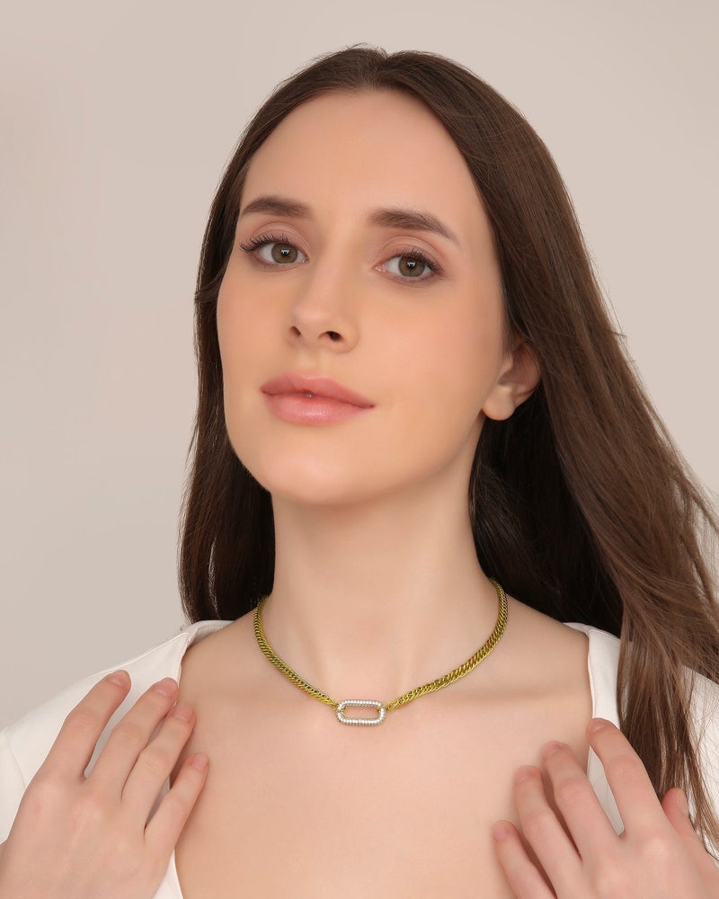 TAAHIRA قلادة سلسلة مرصعة بشكل بيضاوي - Image 1