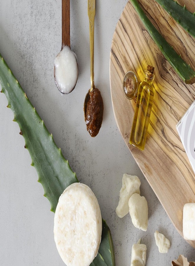 ريلاكسيشن شامبو صلب بزيت باتانا من ريلاكسكيشن لنمو الشعر، يقلل من تساقطه، يرطب الشعر الجاف، ويحسن صحة فروة الرأس، غني بزيت الخروع والجوجوبا والأرغان والصبار، مصنوع يدويًا في الولايات المتحدة الأمريكية، مناسب للسفر. - Image 2