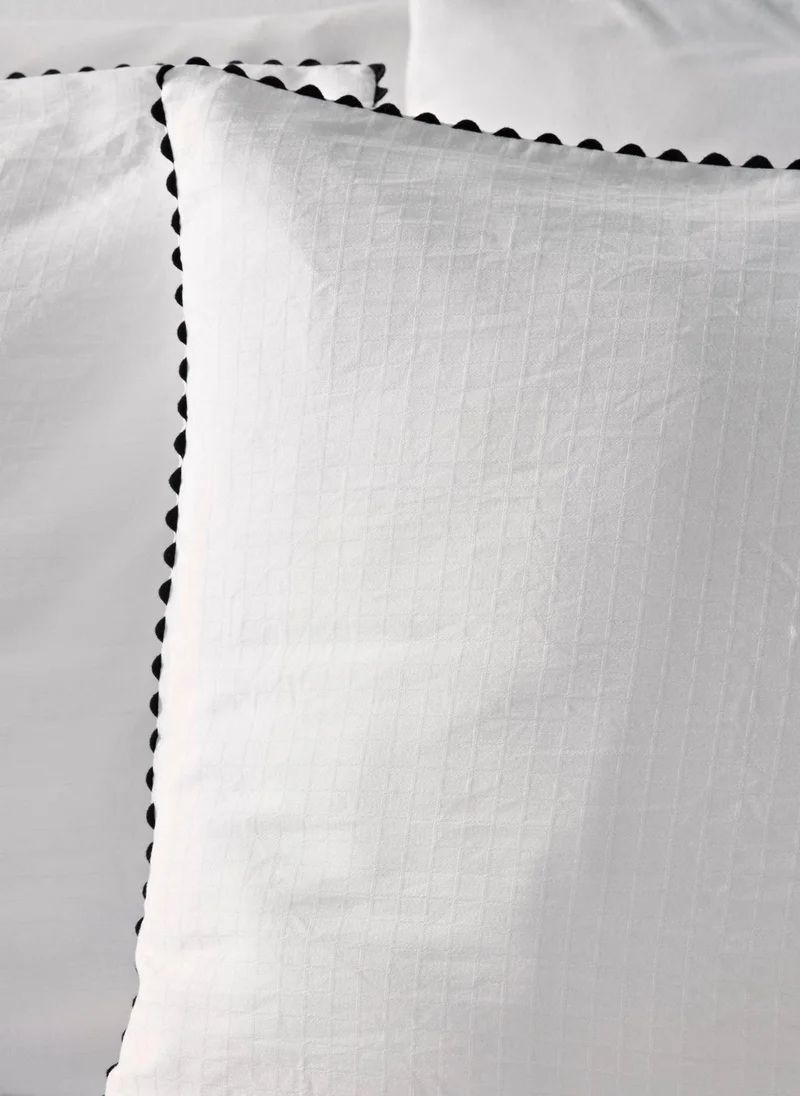 ماتلان White Jacquard Scallop Duvet Set