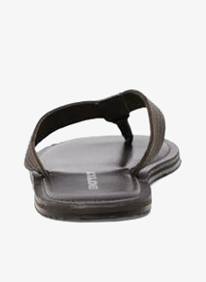 جاك اند جونز صنادل كاجوال