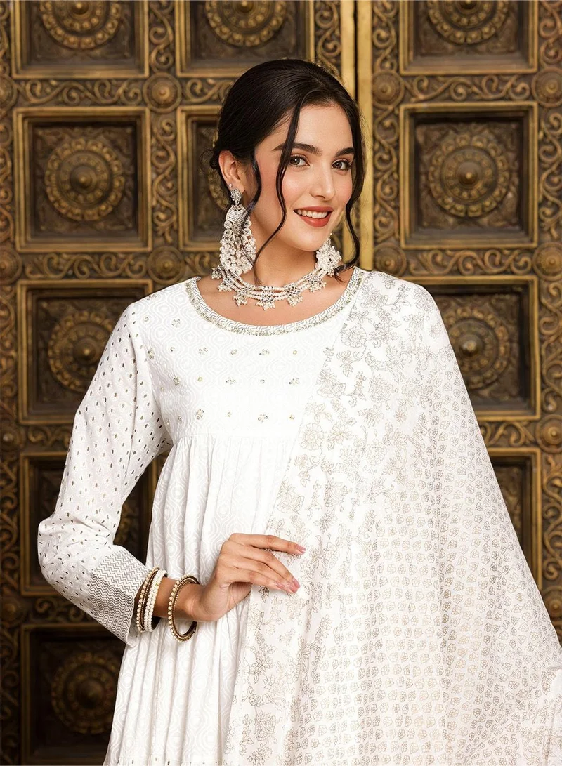 آي شين فستان أبيض مطرز