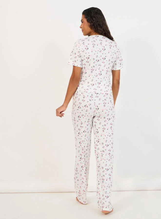 Styli All-Over Floral Print T-Shirt & Pyjama Set