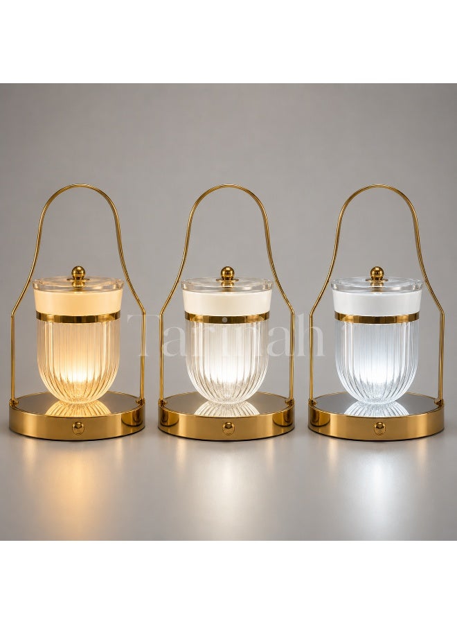 مصباح طاولة LED فاخر على شكل فانوس، ذهبي وزجاج مضلع شفاف، تصميم محمول، ارتفاع 28 سم - Image 1
