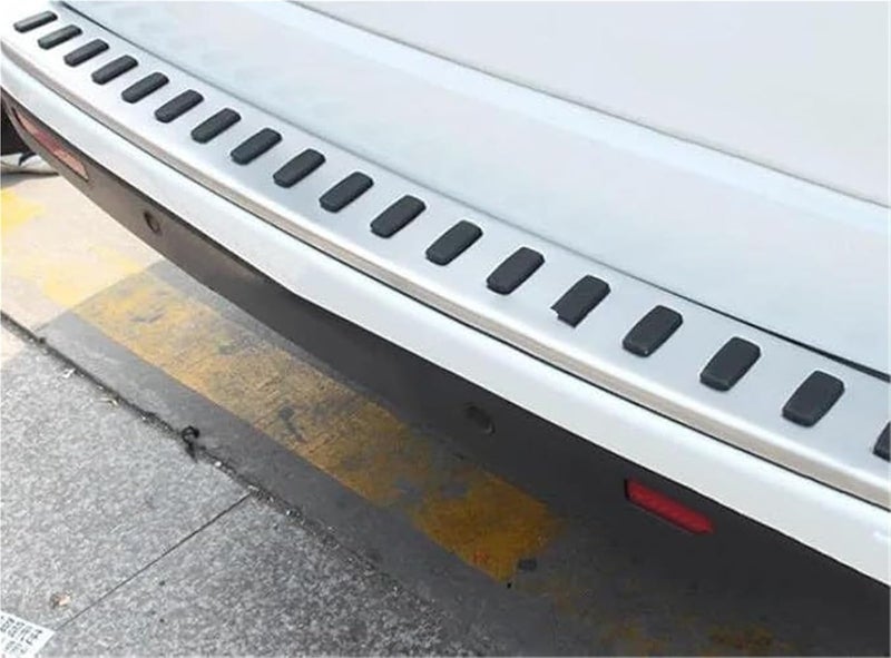 Vuzmode Car Rear Trunk Bumper Protector for Discovery 3 & 4 - Image 4