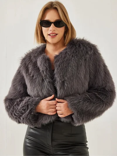 Bianco Lucci LUCCI Boxy Crop Faux Fur Coat