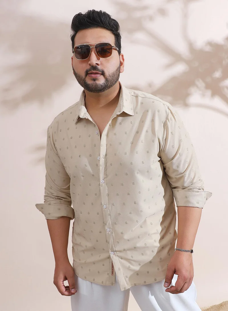 انستافاب بلس قميص رجالي بيج منقوش بلمسة ملمسية مقاس بلس للملابس الكاجوال بياقة ممتدة وأكمام طويلة بأزرار
