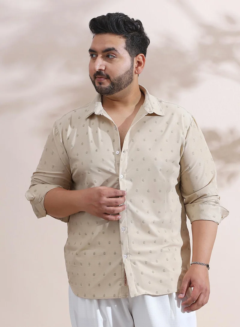 انستافاب بلس قميص رجالي بيج منقوش بلمسة ملمسية مقاس بلس للملابس الكاجوال بياقة ممتدة وأكمام طويلة بأزرار