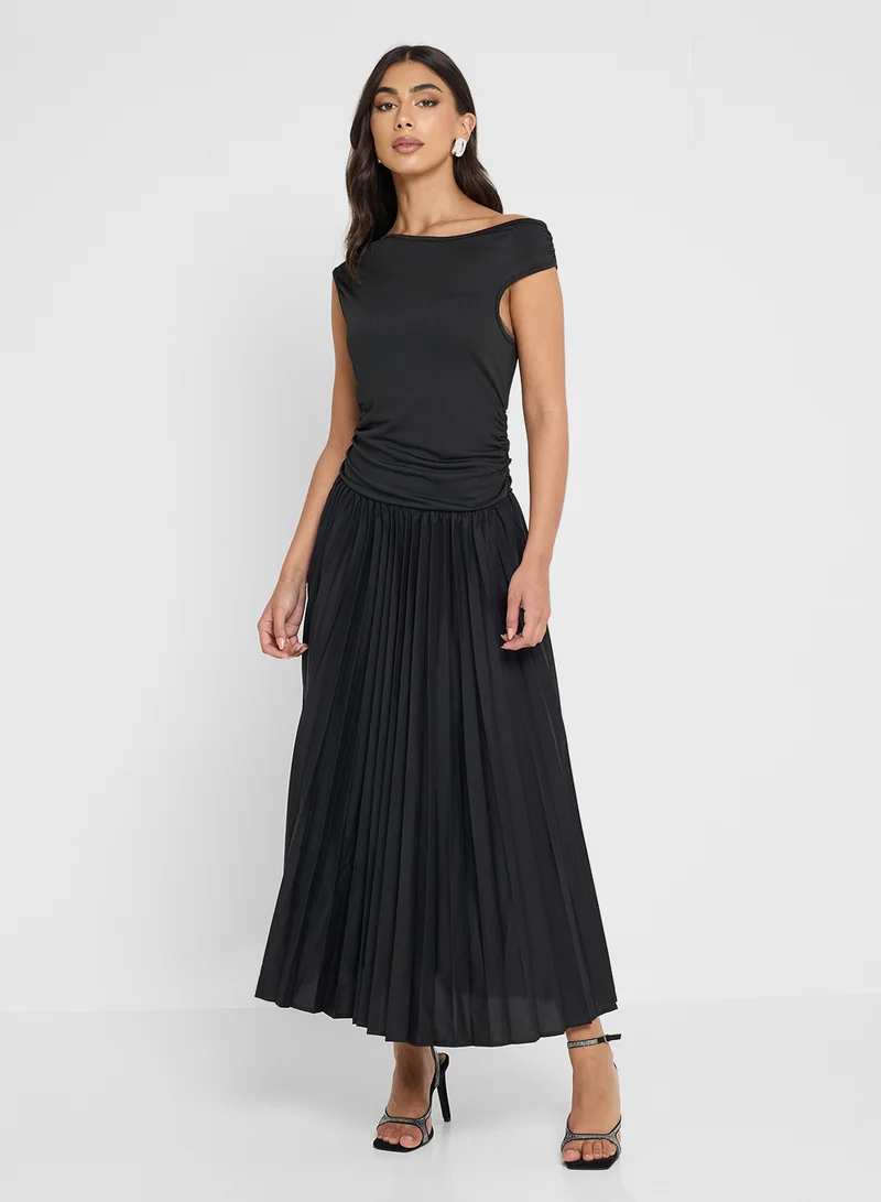 ايلا Ruched Dress With Pleats
