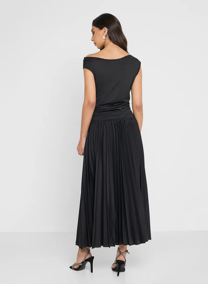 ايلا Ruched Dress With Pleats