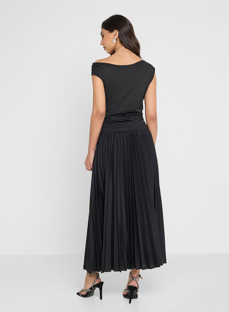 ايلا فستان مكشكش مع ثنيات - Image 2