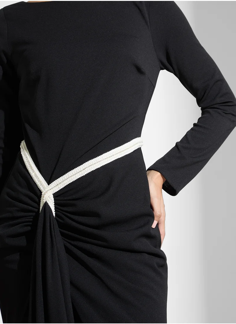Namshi x Dress With Princess Cut Waist Trail