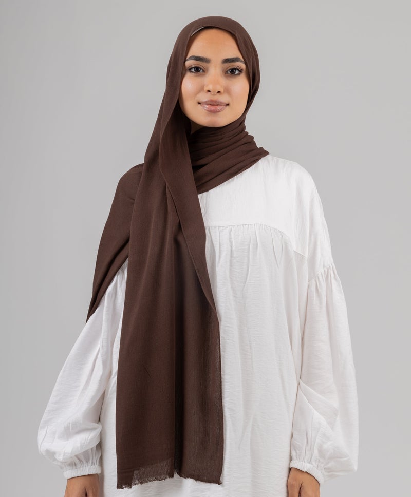 طرحة قطن مُكَوَّر فاخرة - لون بني غامق