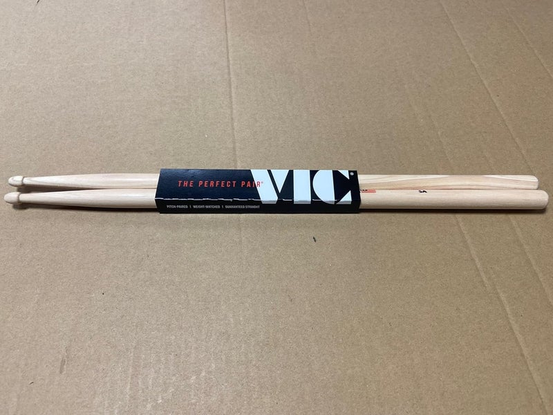 Vic Firth عصا الطبول فيك فيرث الأمريكية الكلاسيكية 5A - من خشب الهكوري الأمريكي مع رأس خشبي - Image 2