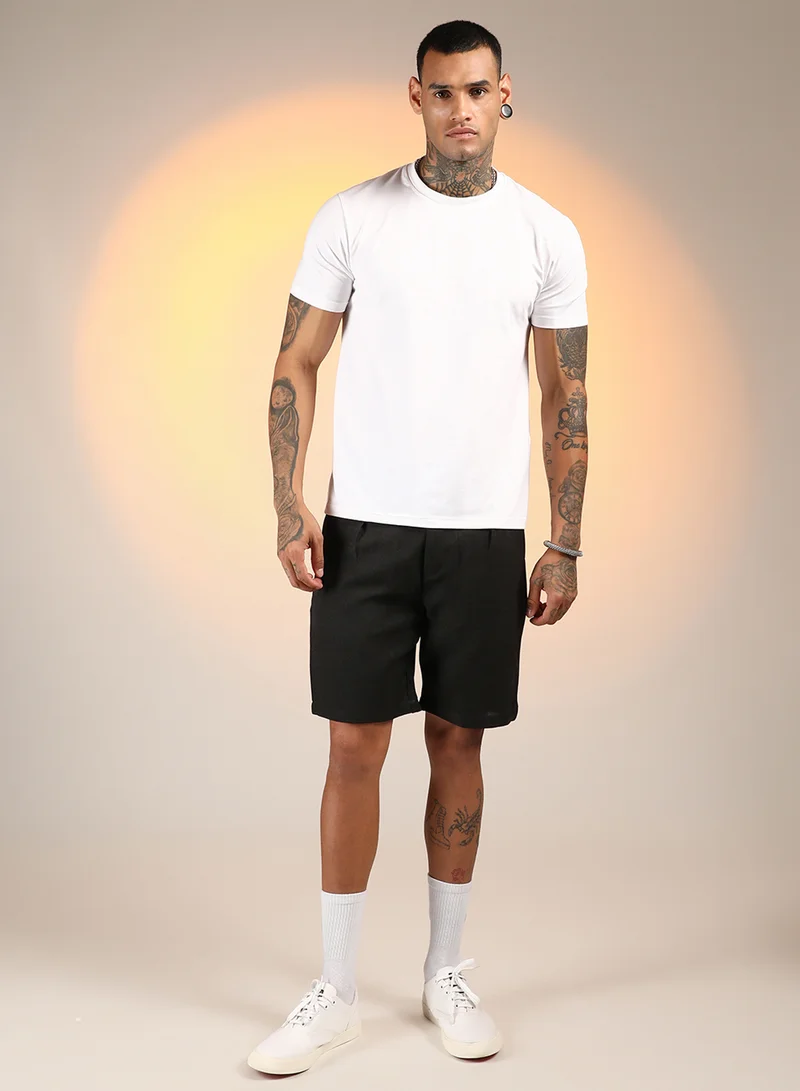 كامبوس سوترا Men's Onyx Black Solid Pleated Shorts